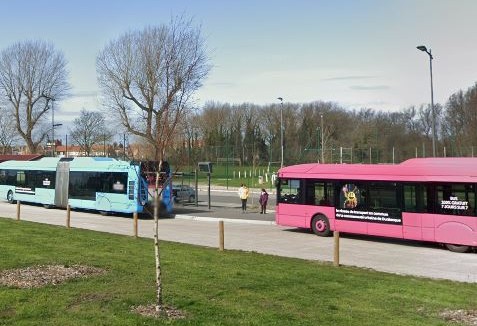 Accès en bus au Fort des Dunes de Leffrinckoucke