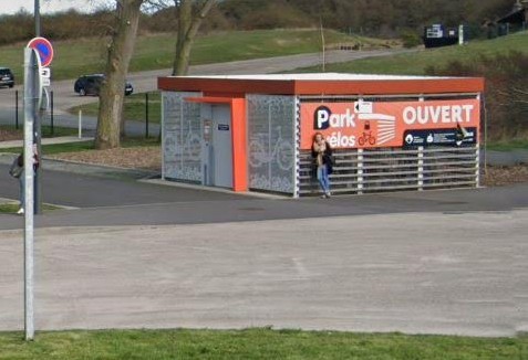 Accès en vélo au Fort des Dunes de Leffrinckoucke